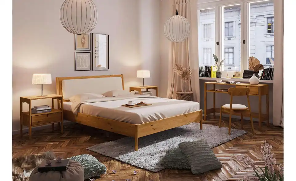 Massivholzbett Greta mit gepolstertem Kopfteil, in Wohnsituation