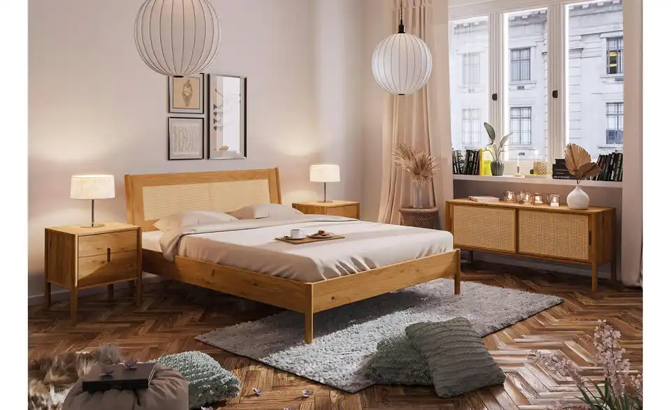 Massivholzbett Greta mit gepolstertem Kopfteil, in Wohnsituation