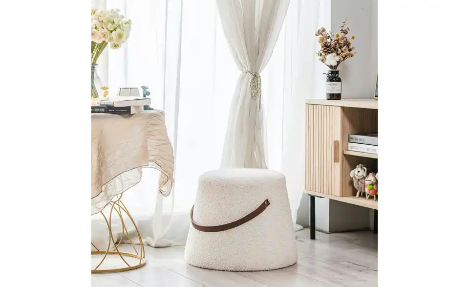 Pouf, in Wohnsituation