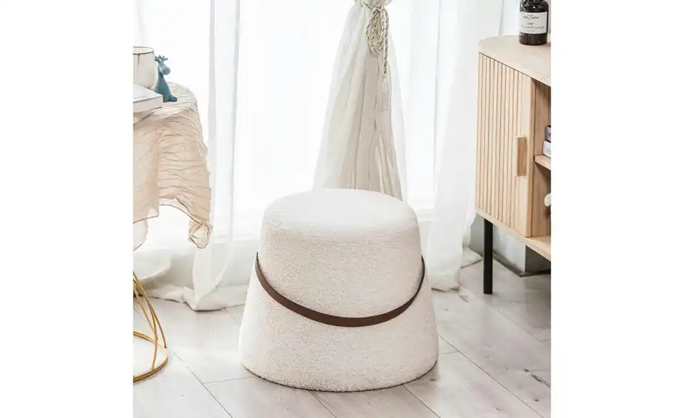 Pouf, in Wohnsituation