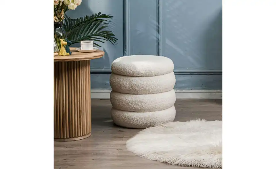 Pouf, in Wohnsituation