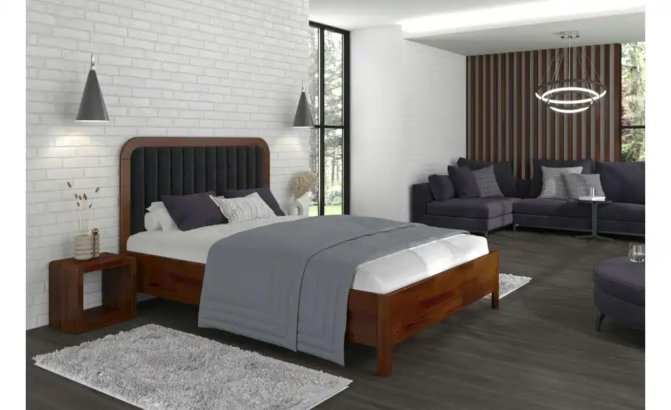 Massivholzbett Nussbaum140x200, in Wohnsituation