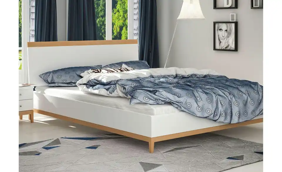 Massivholzbett Livia in weiß, in Wohnsituation