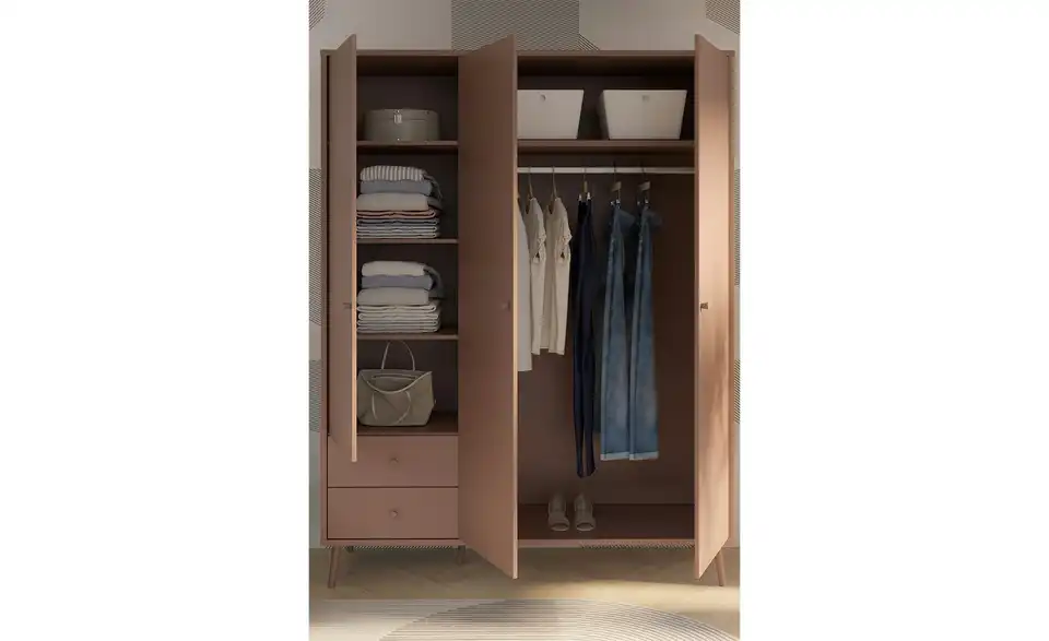 Kleiderschrank Hemsby 3-türig, Terracottafarben, mit Einlegeböden, in Wohnsituation