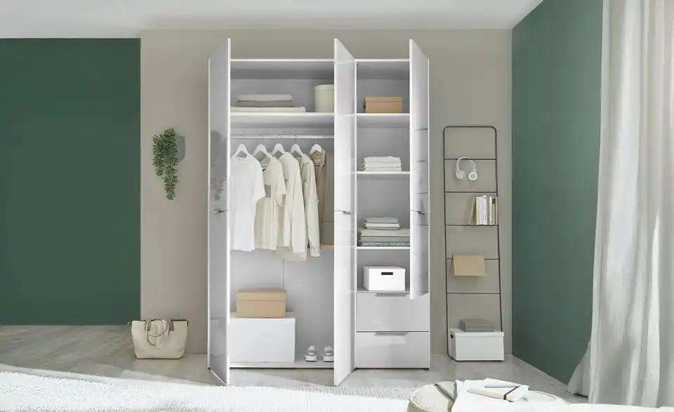Kleiderschrank 3-türig Vitreo Neo, in Wohnsituation