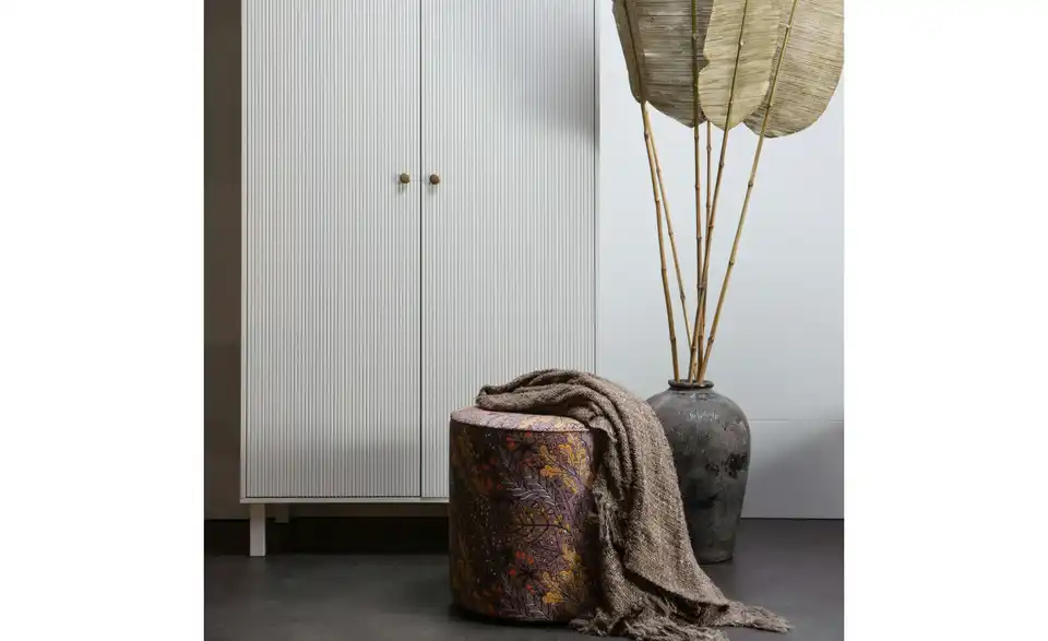 WOOOD Kleiderschrank, in Wohnsituation