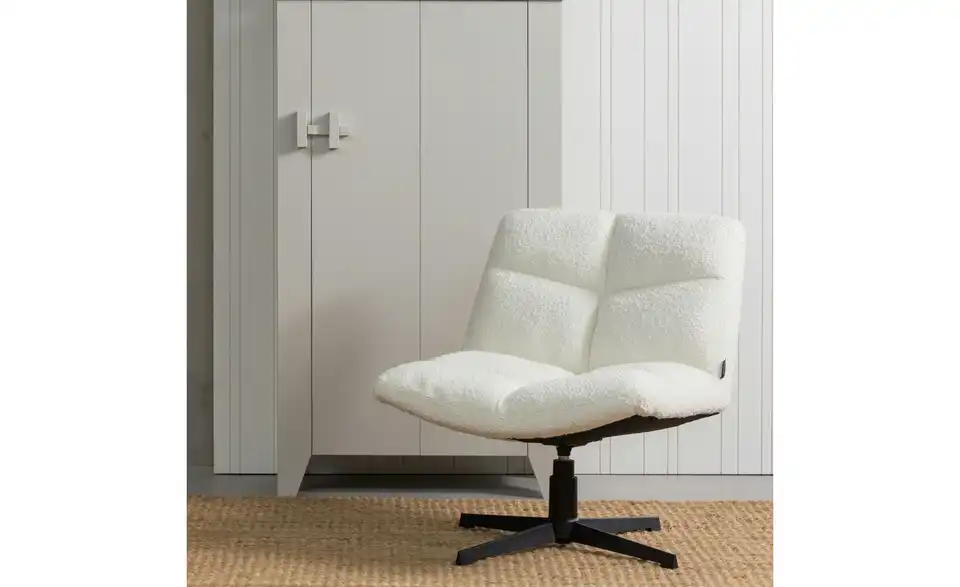 WOOOD Kleiderschrank, in Wohnsituation