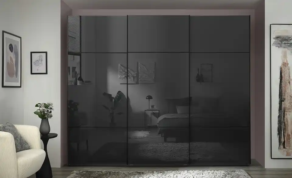 Schwebetürenschrank Minda, in Wohnsituation