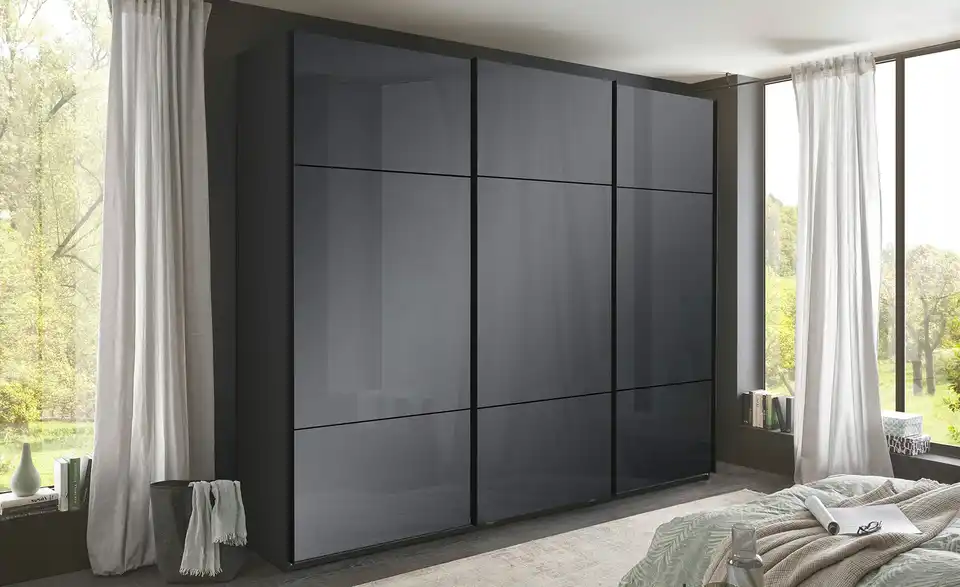 Schwebetürenschrank Minda, in Wohnsituation