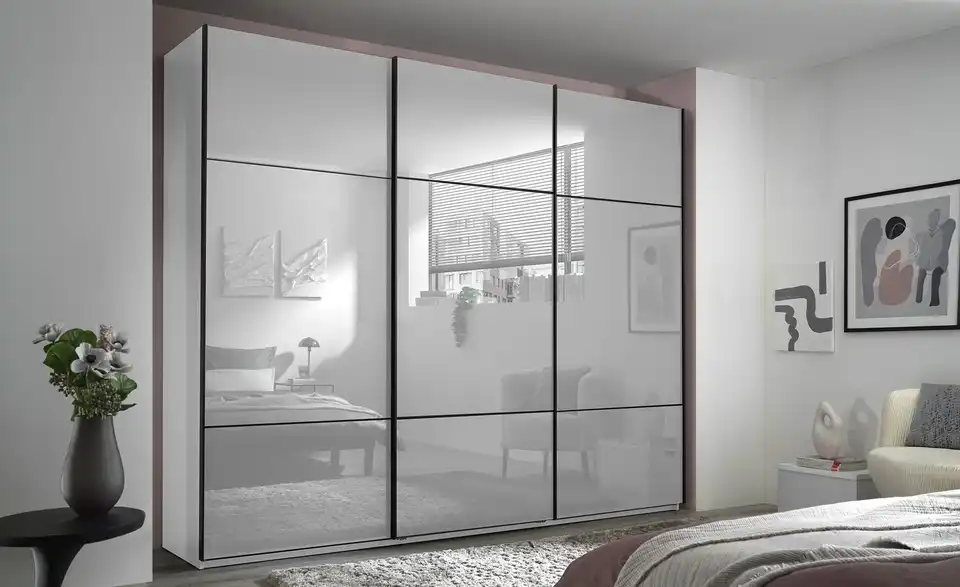 Schwebetürenschrank Minda, in Wohnsituation