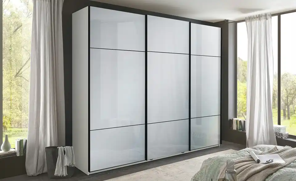 Schwebetürenschrank Minda, in Wohnsituation