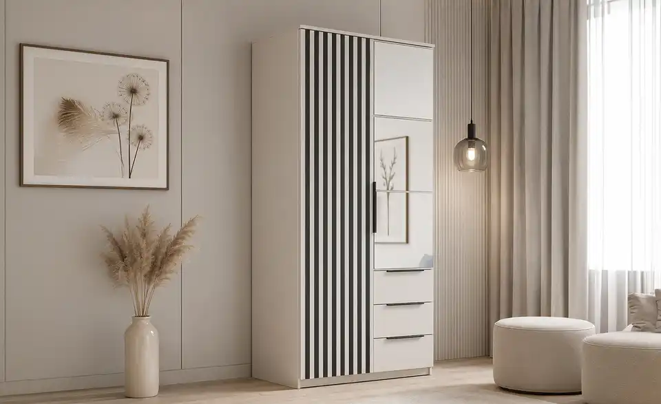 Drehtürenschrank, in Wohnsituation