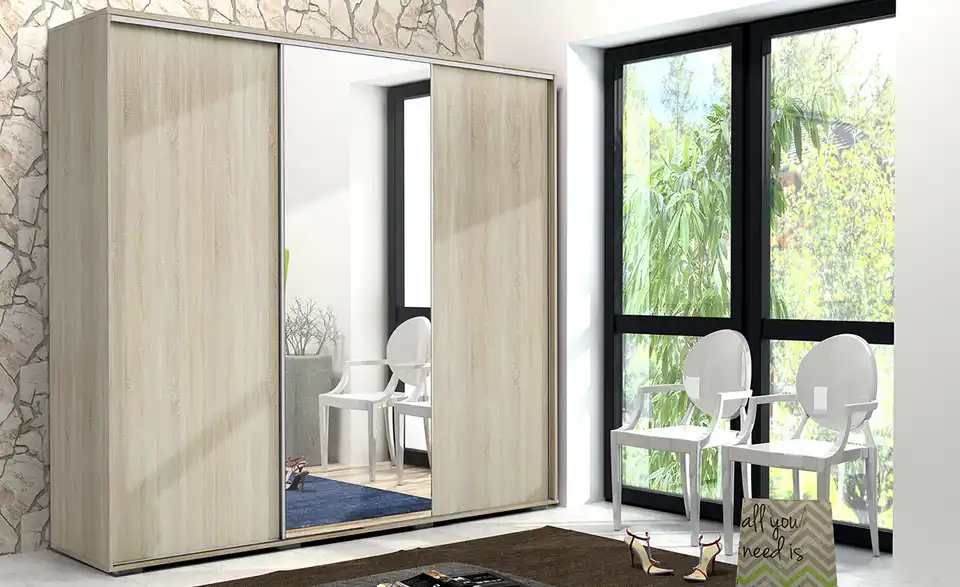 Schwebetürenschrank, in Wohnsituation
