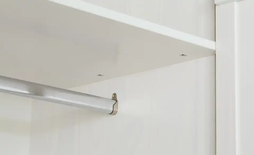 Massivholz-Drehtürenschrank Landliv aus Massivholz, Detailansicht