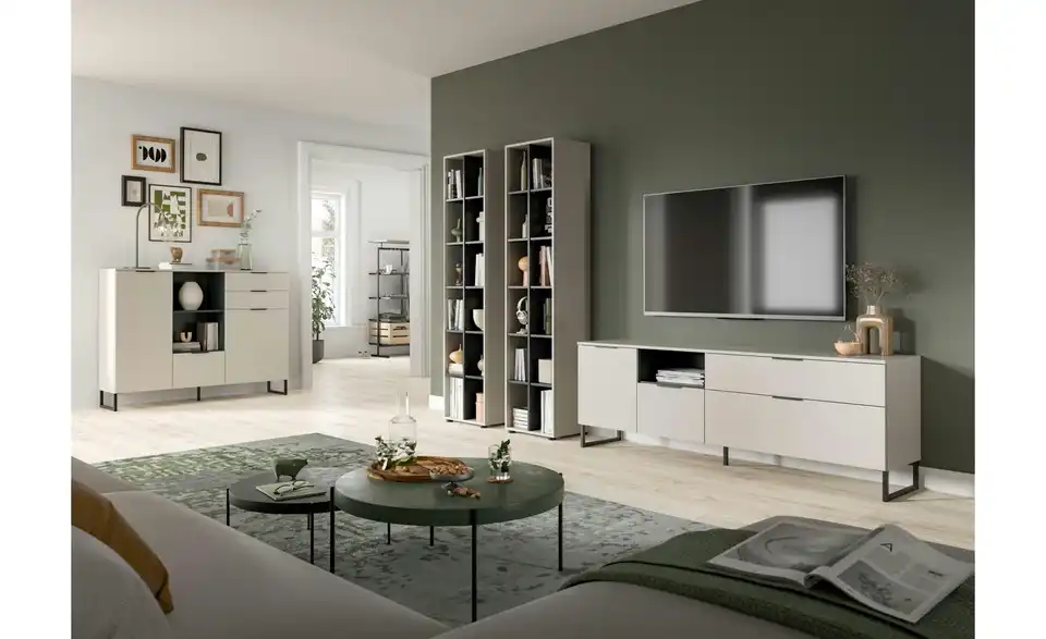 Wohnwand, in Wohnsituation