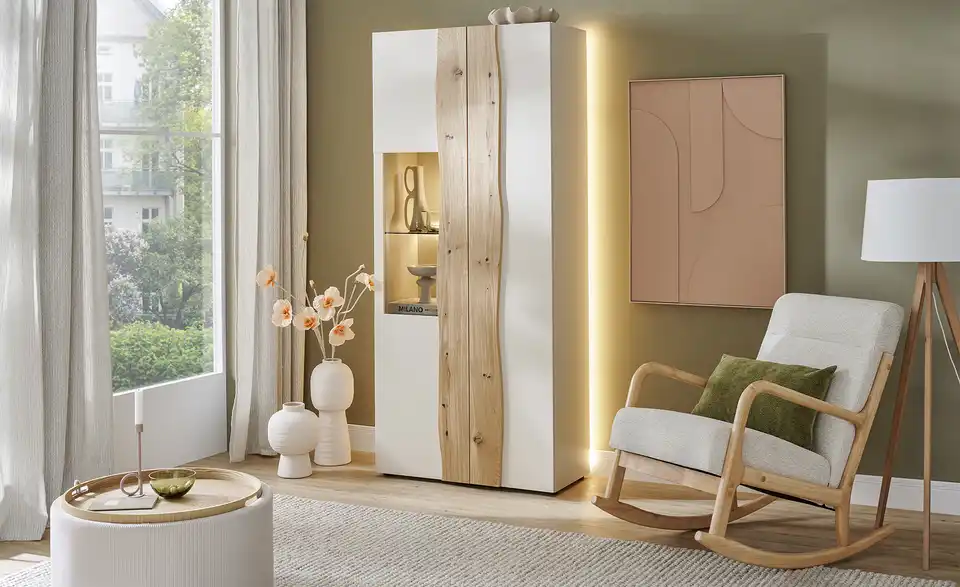 Vitrine Light Line 15, in Wohnsituation