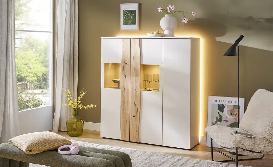 Highboard Light Line 15, in Wohnsituation