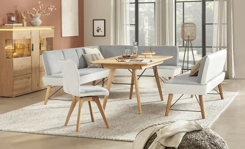 Woodford Eckbank Enzo, in Wohnsituation