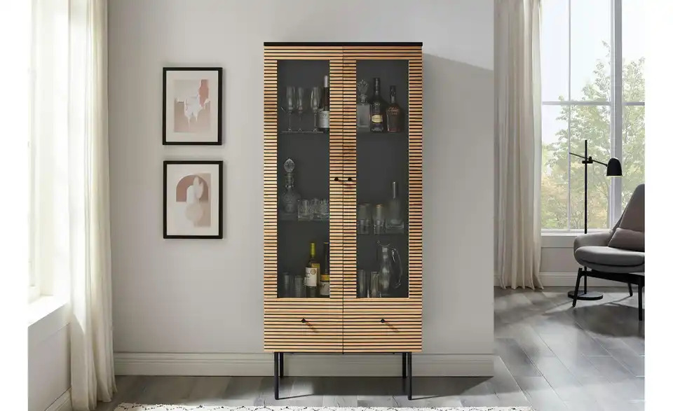 Vitrine, in Wohnsituation