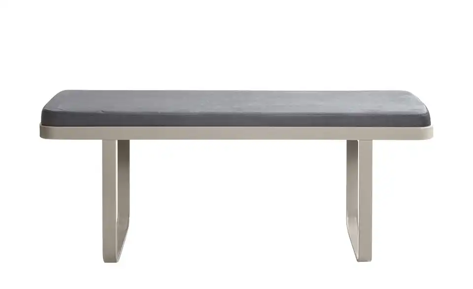 Bank Darma, Frontansicht