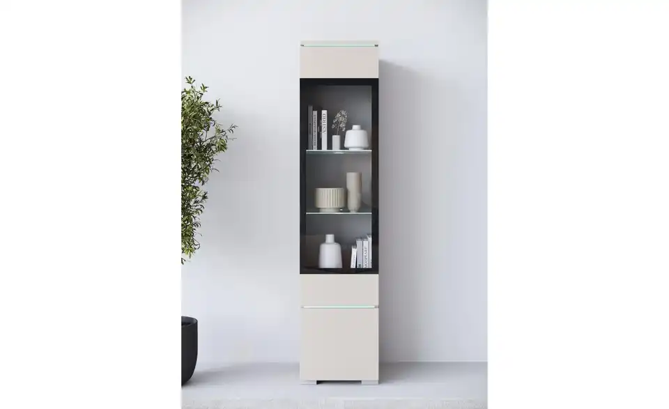 Vitrine Vera, in Wohnsituation