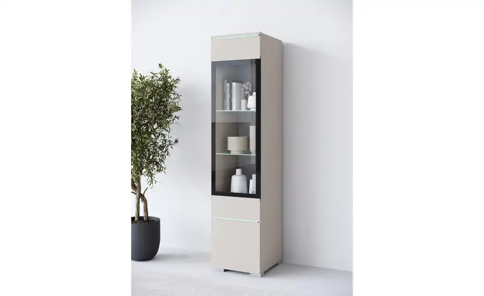 Vitrine Vera, in Wohnsituation