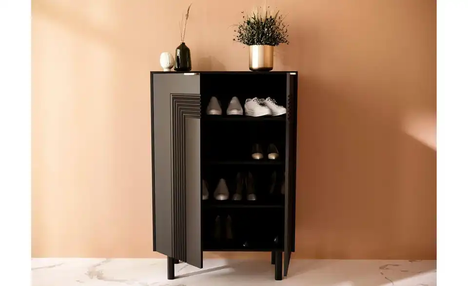 Schuhschrank, geöffnet