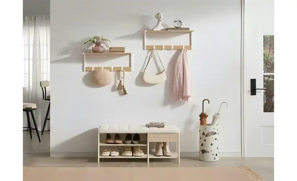 Wandgarderobe, in Wohnsituation