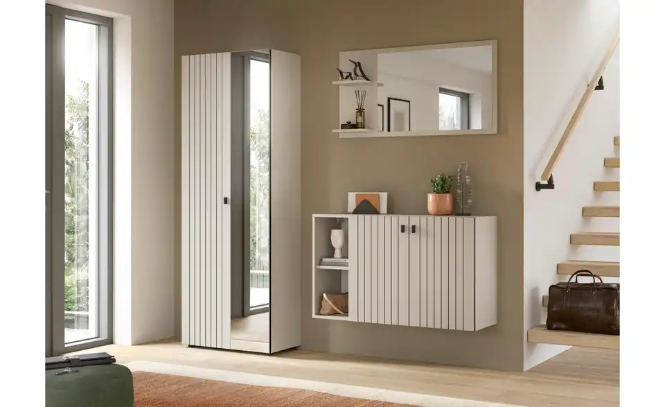 Garderobenschrank, in Wohnsituation