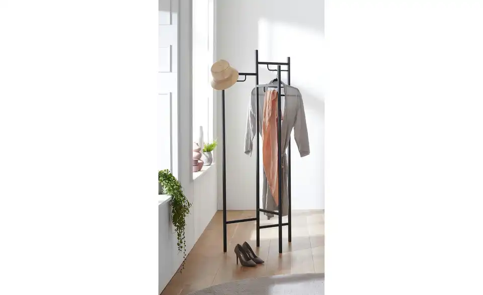 Garderobenständer, in Wohnsituation