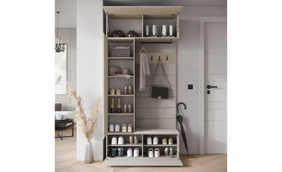 Garderobe Tejo, geöffnet