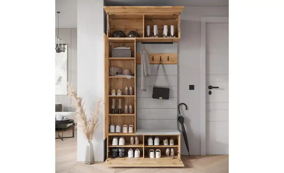 Garderobe Tejo, geöffnet