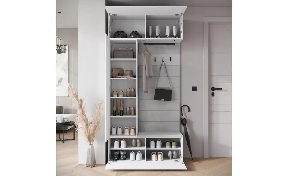 Garderobe Tejo, geöffnet