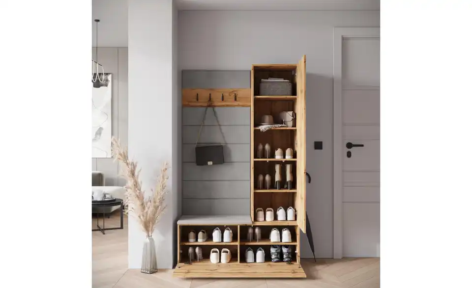 Garderobe Tejo, geöffnet