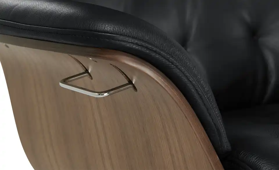 Sessel Timeout in Leder mit Knopfnaht, Detailansicht