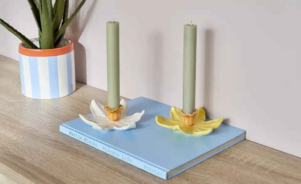 HOME STORY Kerzenhalter Blume, sortiert, in Wohnsituation