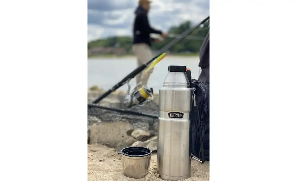 THERMOS Isolierflasche STAINLESS KING, in Wohnsituation