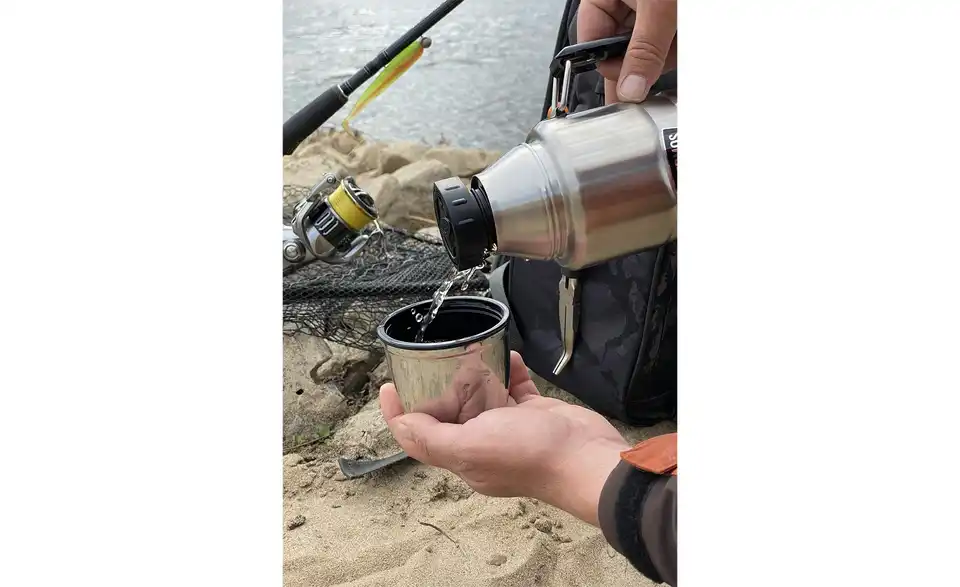 THERMOS Isolierflasche STAINLESS KING, in Wohnsituation