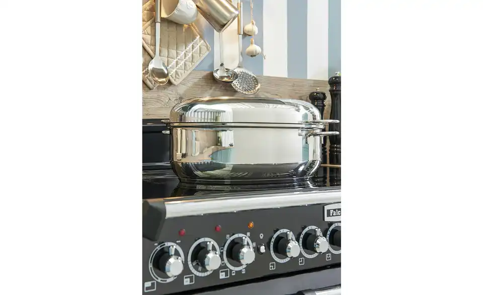 Edelstahl- Bräter, Detailansicht