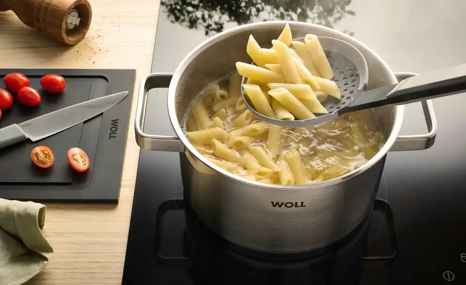 WOLL Topfset Steel, in Wohnsituation