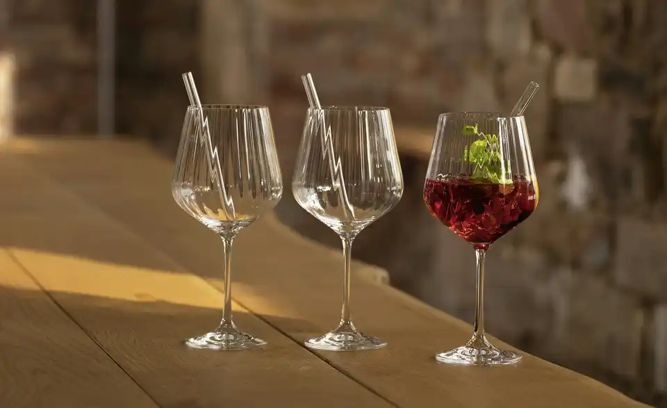 Nachtmann Gin & Tonic Gläser mit Glastrinkhalmen Tastes Good 4er Set, in Wohnsituation