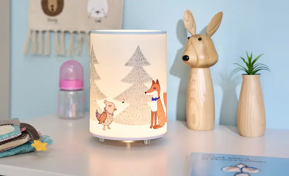 Tischleuchte Wald, in Wohnsituation
