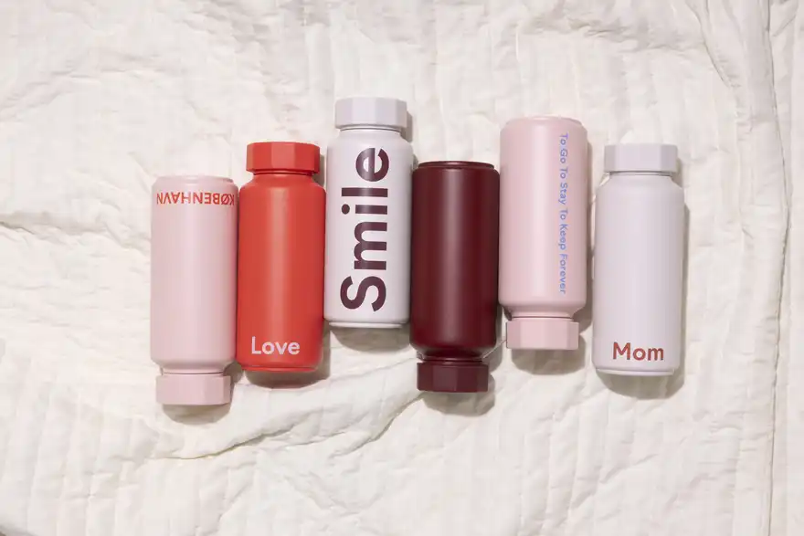 DESIGN LETTERS Thermoflasche, in Wohnsituation