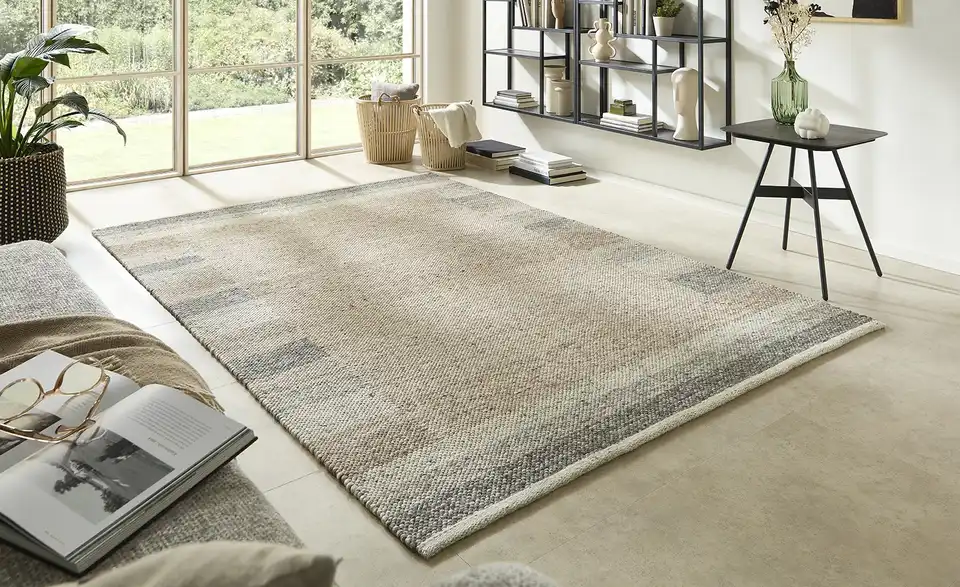Handweb-Teppich Pito Design, in Wohnsituation