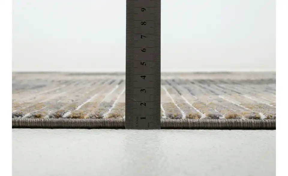 Gino Falcone Webteppich, Profilansicht