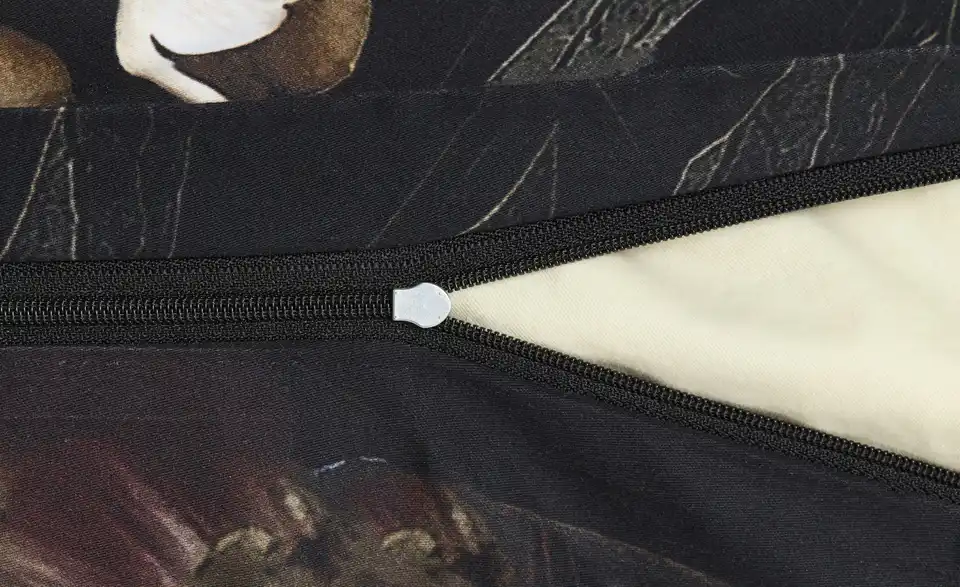 indigo Mako-Satin Wende-Bettwäsche Plumploris, Detailansicht