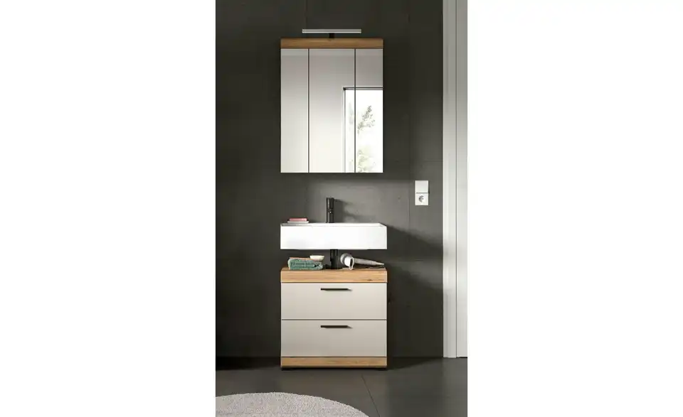 Badkombination, in Wohnsituation