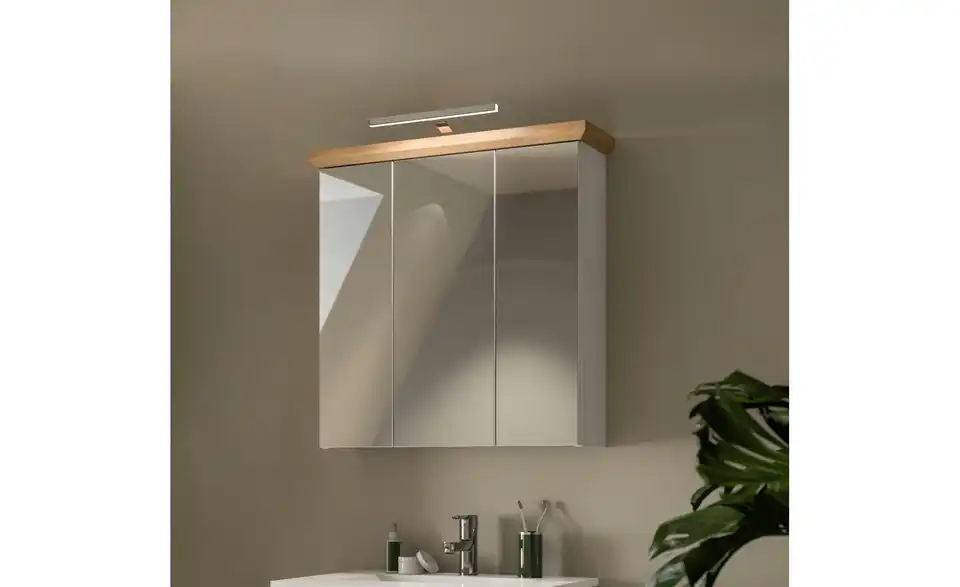 Spiegelschrank, in Wohnsituation