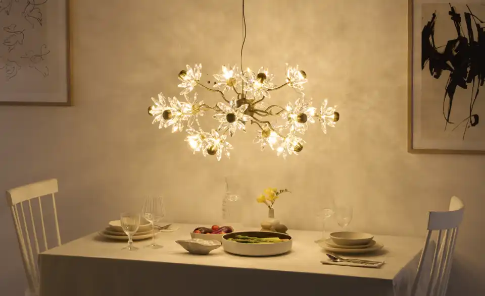 KHG LED-Pendelleuchte Flower, in Wohnsituation