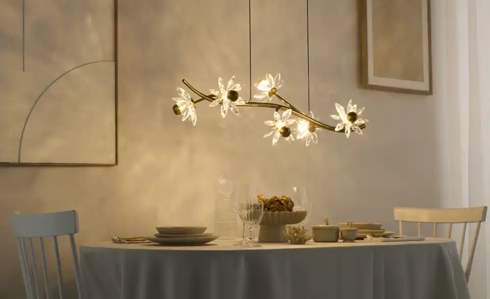 KHG LED-Pendelleuchte Flower, in Wohnsituation